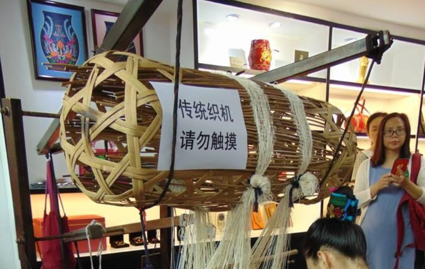 走进首家非遗文化艺术品主题体验中心,探索广西非遗文