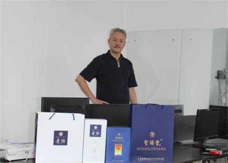 健康中国最美名中医——何美林(图1) 健康中国最美名中医——何美林(图1)