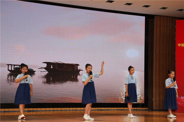 �����Ƕ������й������������Ļ���ϵ�л�﷫����