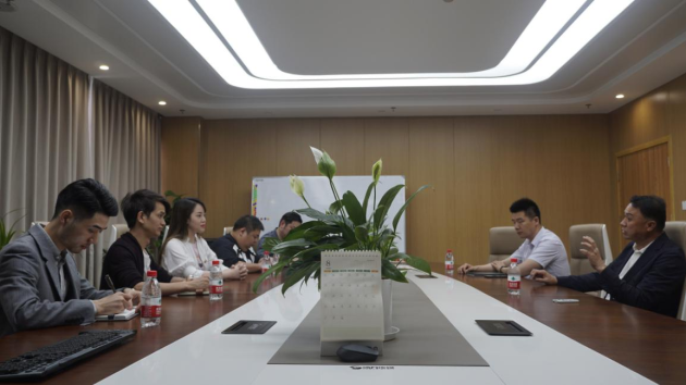 �й���ҵ��չ�ٽ��ḱ�᳤��С������������