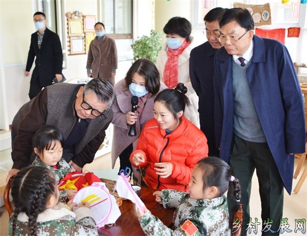 �׶�������������䷶