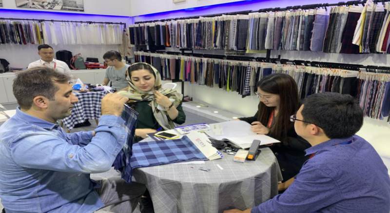 汇鸿集团助力“春蕾女童”计划