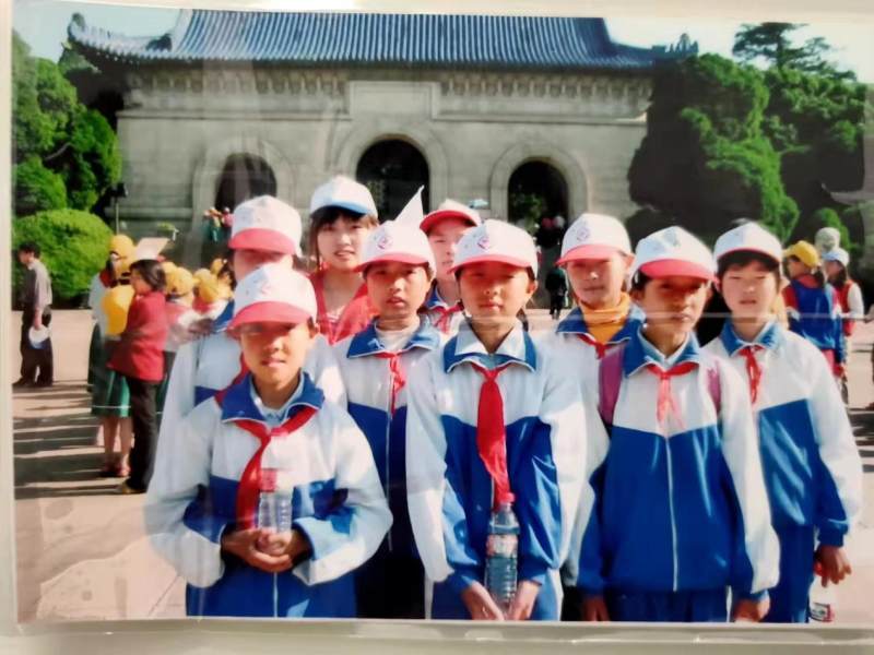 汇鸿集团助力“春蕾女童”计划