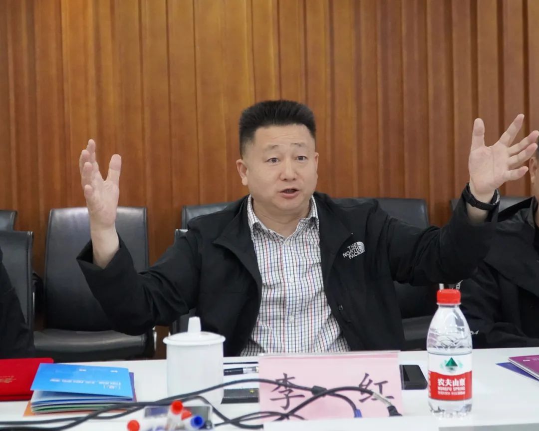 �㶫��Խ����Я�ֺ��Ϲ����Ӱ�����ɡ���Խ����������Ŀ����