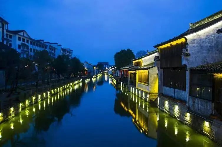 ����Ӣ�����ڹ��������밮��ӵ���Եĵط���ɢ��ʫ��