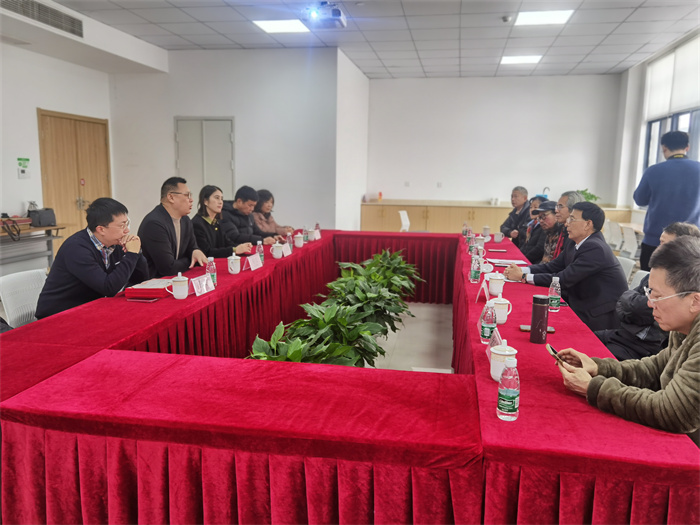 送福迎新春_丹青江阴行_——爱德公益书画院走进江阴市友邦家居用品有限公司开展慰问书画笔会 图2