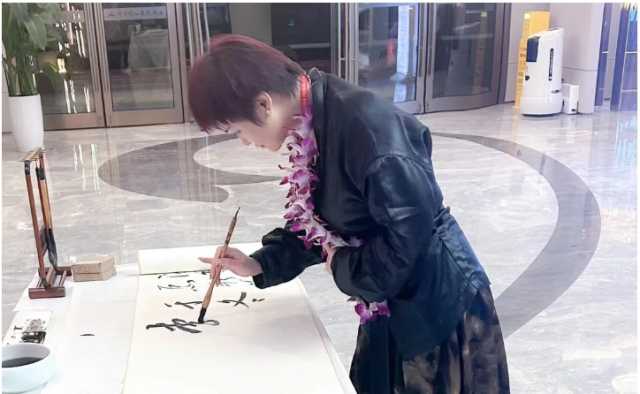 是荣誉更是责任!戏曲名家李梅受邀博鳌亚洲论坛 是荣誉更是责任!戏曲名家李梅受邀博鳌亚洲论坛