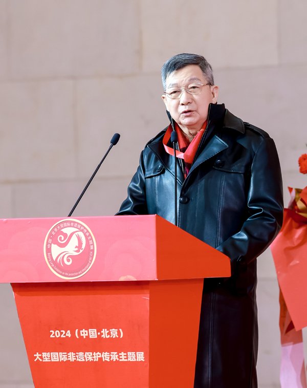 ���ʷ���չ|�ڱ���չ����ʢ��Ļ,�ƽ�����������Ұ�������ʷ���